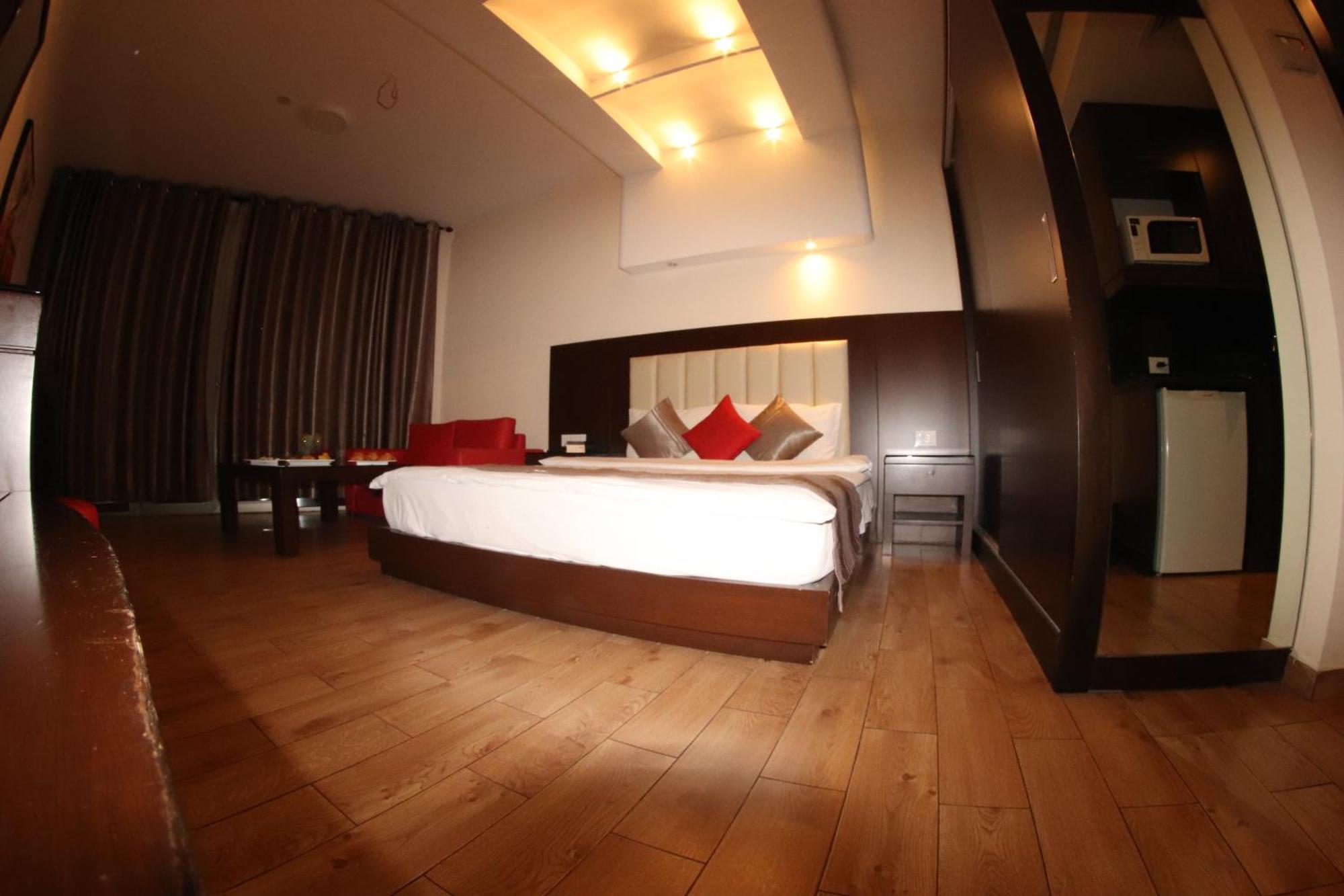 Jounieh Suites Boutique Hotel Екстер'єр фото